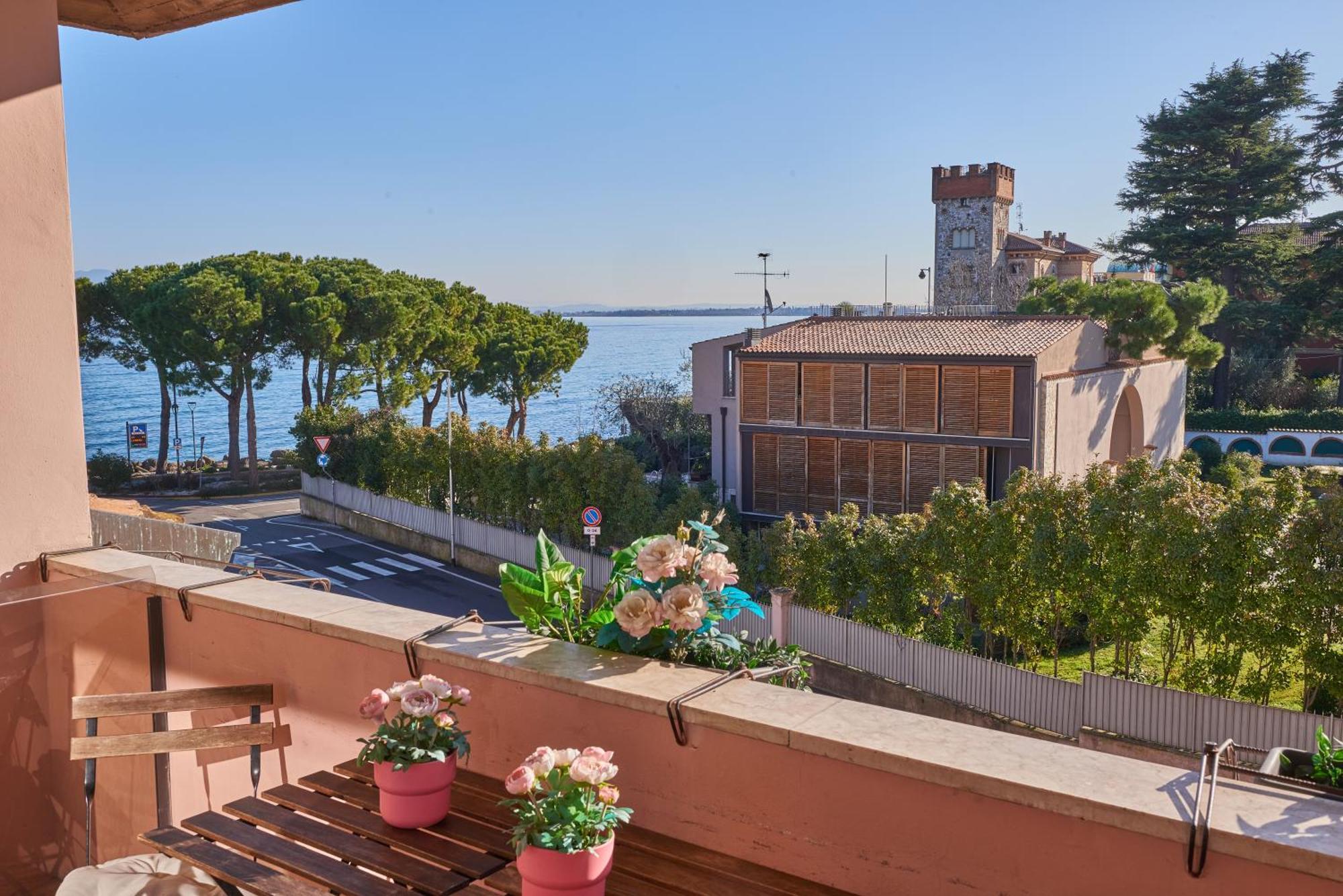Blue Lake Home Desenzano del Garda Buitenkant foto
